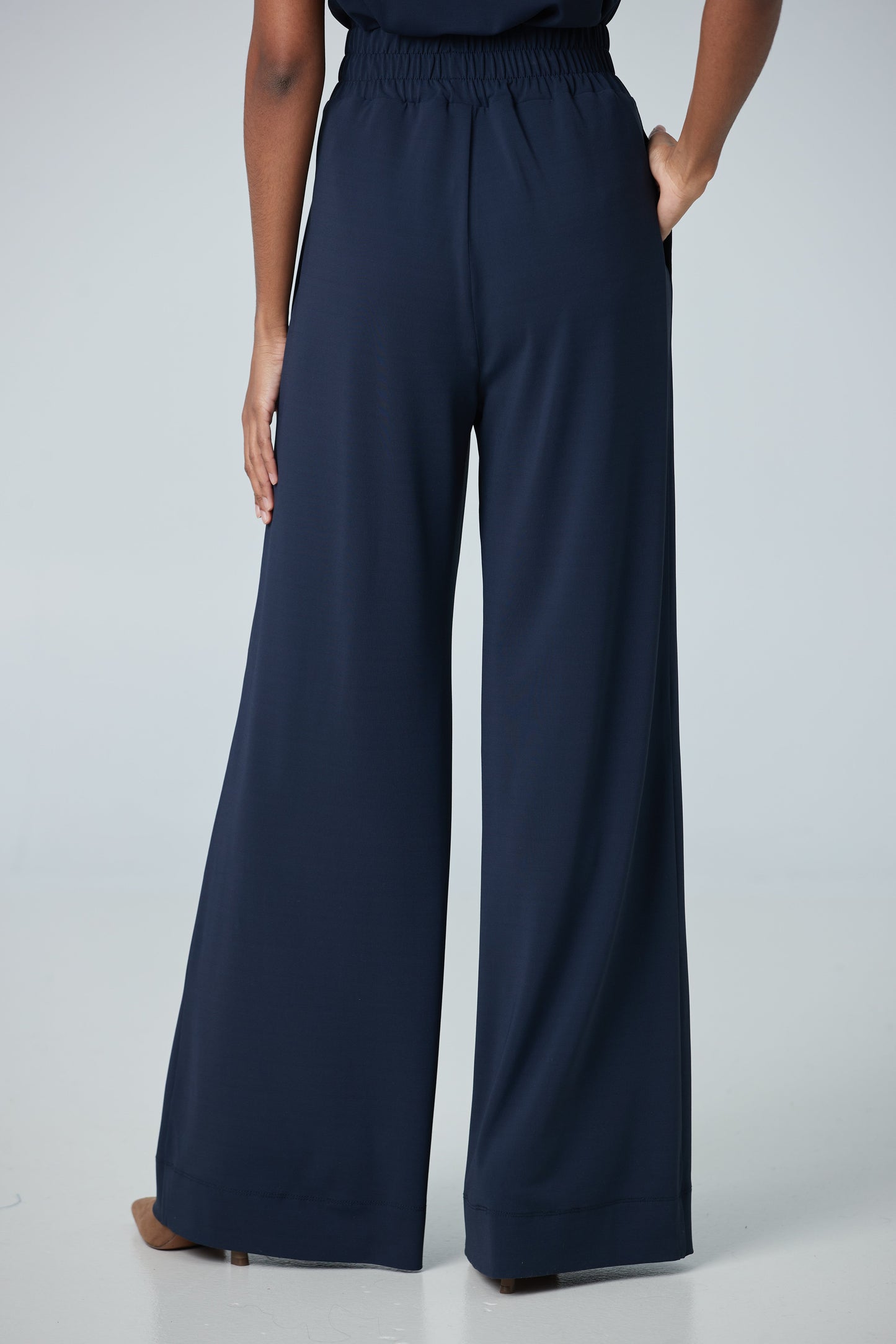 Pull up wide leg pant