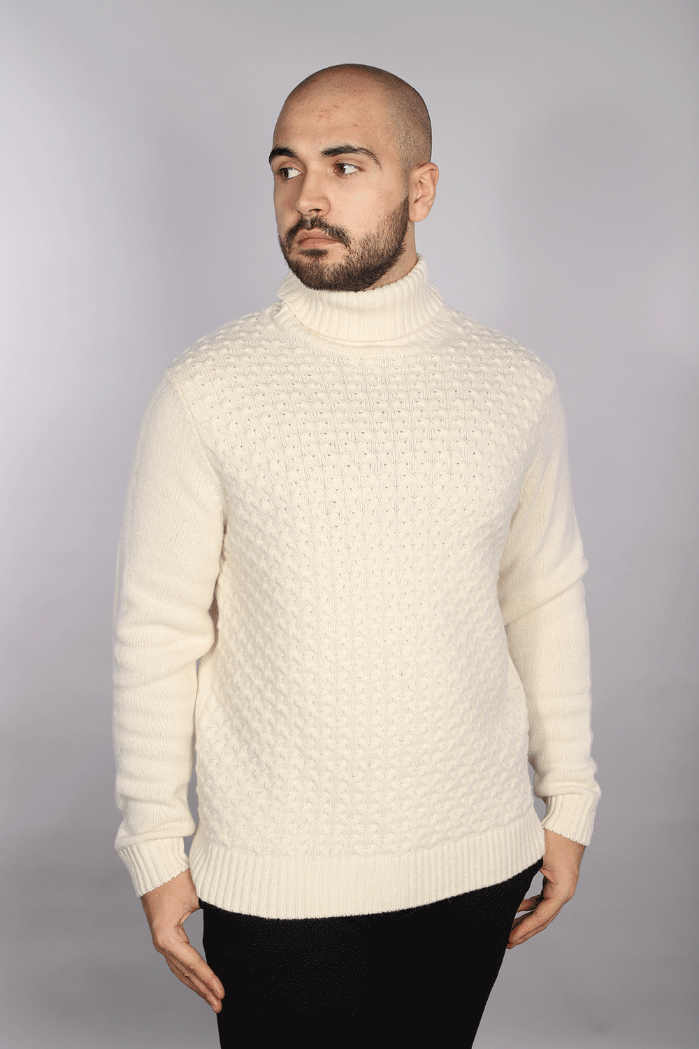 Ecru Cable Knit Turtle Neck - 7 Downie St.®